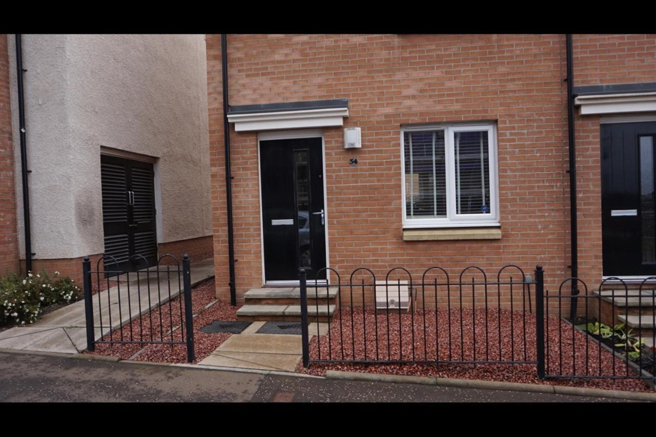 Vakantiehuis Peaceful, Lovely And Modern, Entire House EDI