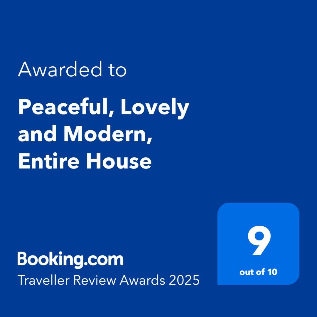 Vakantiehuis Peaceful, Lovely And Modern, Entire House EDI